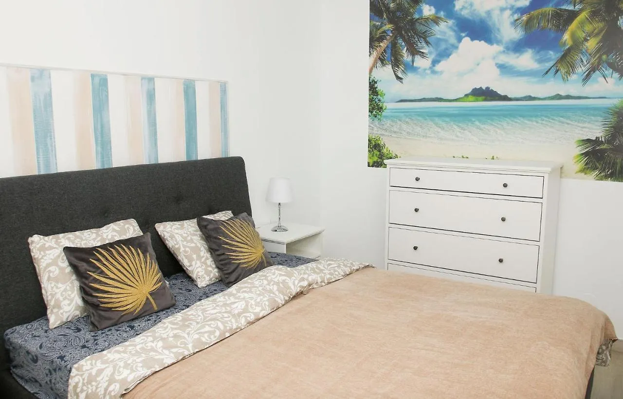 Family Apartment Walking Distance To The Sea And All Amenities Sitio de Calahonda